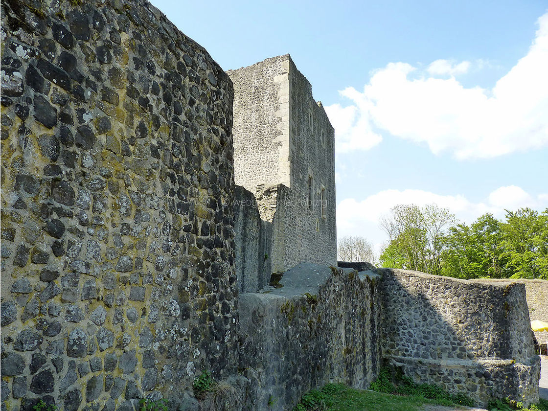 Die Weidelsburg bei Naumburg (Foto: Karl-Franz Thiede)